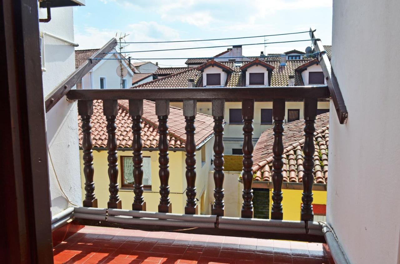 Apartamento El Corro: Con Parking En Pleno Centro De Comillas Luaran gambar